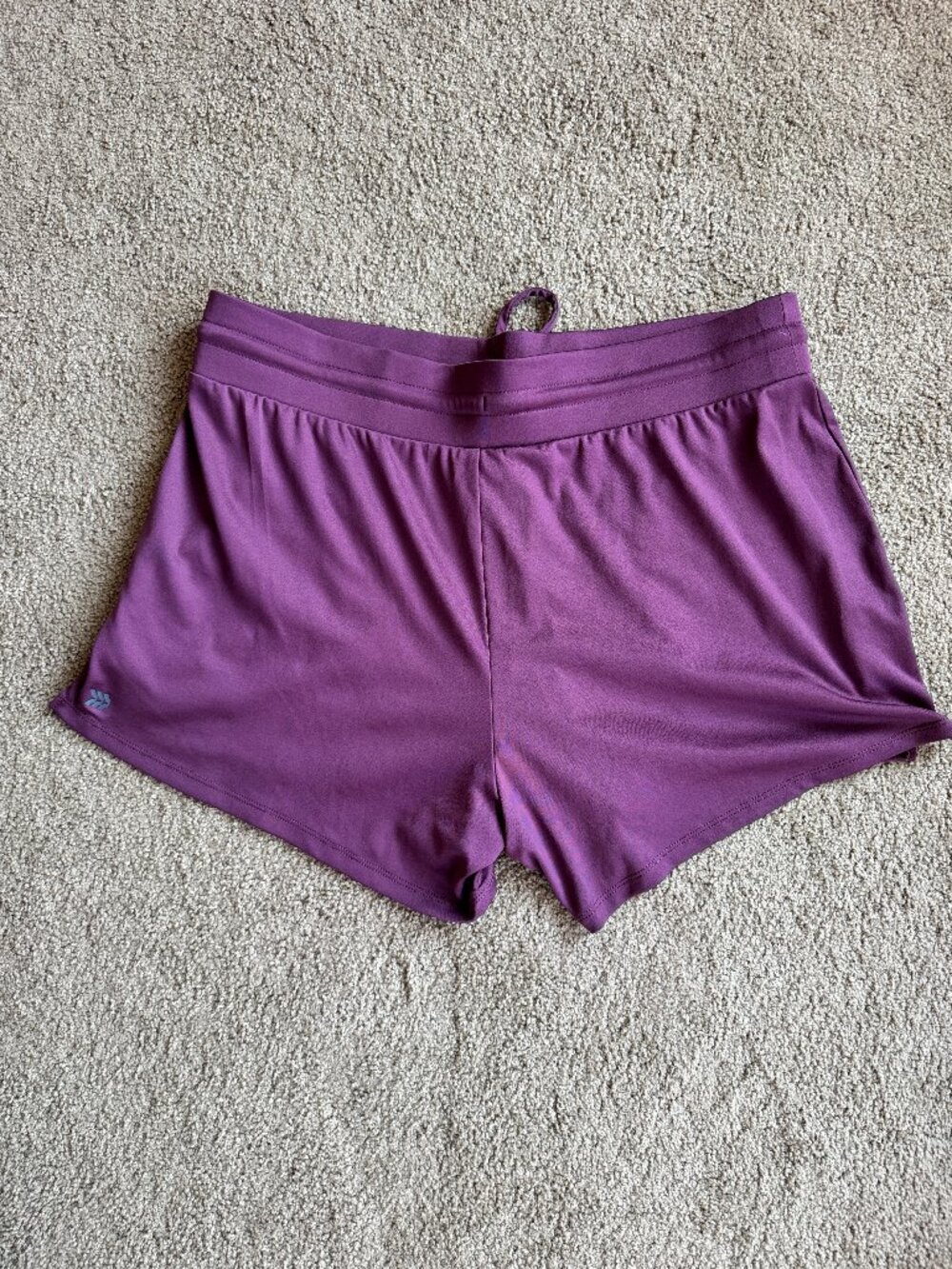Women’s Athletic All in Motion Shorts L Burgundy/Purple - Picture 4 of 4